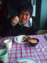 初日なので、２本で終了。遅めの昼食は・・・チーイリチー！！これが、美味しいんですよ~。少しニンニクがきついですが、気なる人は御賞味あれ♪