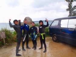 寒さなんかに負けないぞ~! 寒さなんかに負けないぞ~!(崎本部にて)