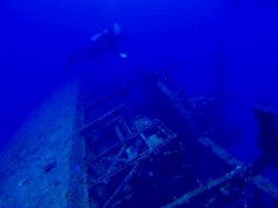 水深４０ｍの海底に60年余り眠る巨大戦艦を訪ねる。