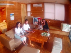 再会して4人でゆんたく♪皆さんがダイバーなので、明日からのツアーの話で盛り上がりましたよ~！！