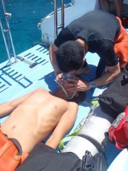 人工呼吸! 人工呼吸!