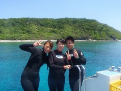 座間味島をバックに! 座間味島をバックに!