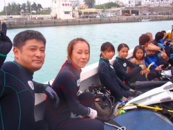 いざ出航！（沖縄本島　ジンベイザメポイント）