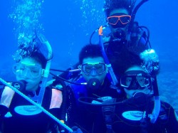 水中での集合写真！