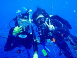 奥様とツーショット! (沖縄本島 ジンベイザメダイビング) 奥様とツーショット! (沖縄本島 ジンベイザメダイビング)