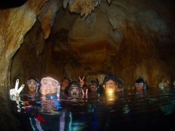 沖縄本島の辺戸岬だって負けていないぞ!!なんて対抗意識があったりして(笑) 沖縄本島の辺戸岬だって負けていないぞ!!なんて対抗意識があったりして(笑)