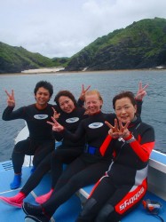 今日のダイバーたち♪ (慶良間諸島) p7270319